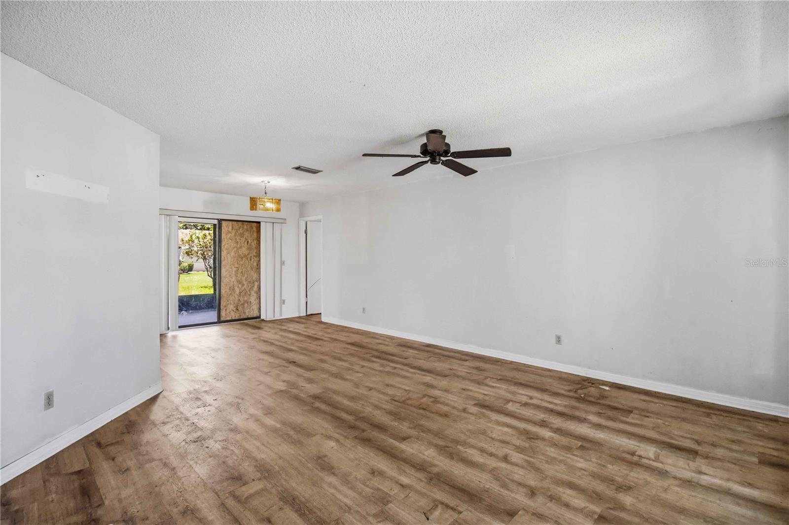 Image 7 of 28 For 2715 27th Avenue Drive W