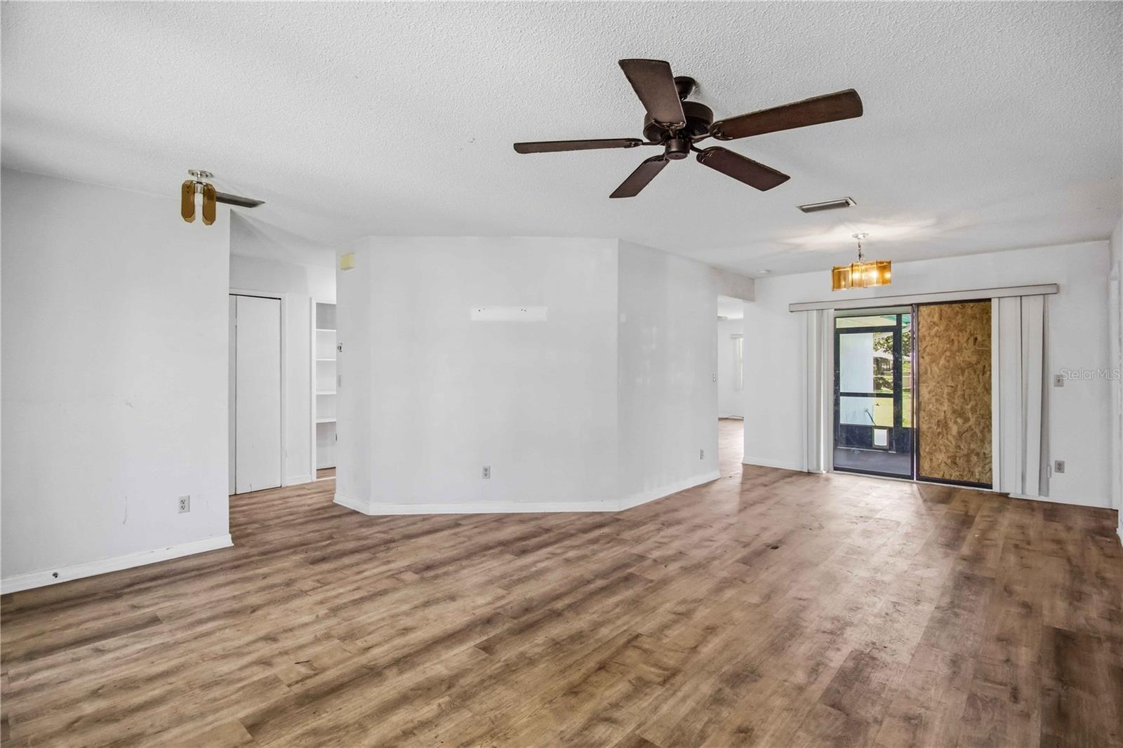 Image 8 of 28 For 2715 27th Avenue Drive W