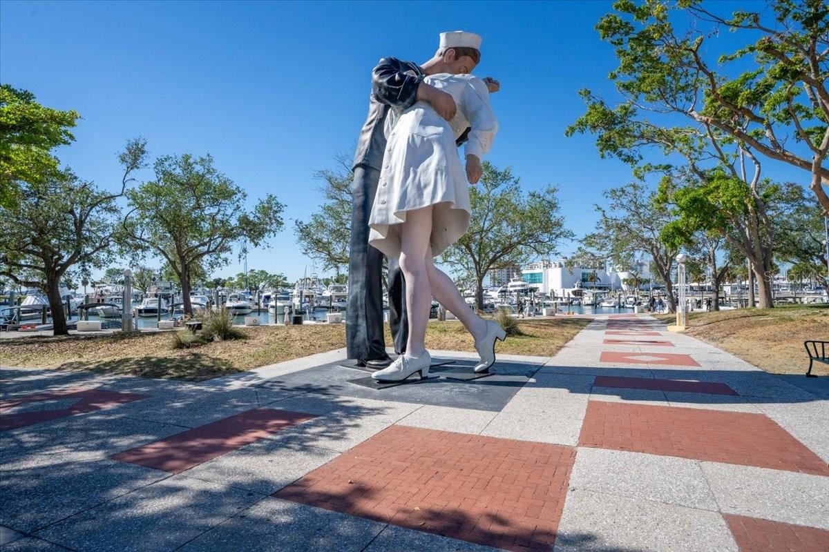 Image 88 of 100 For 1761 Siesta Dr & 1760 Wisconsin Ln