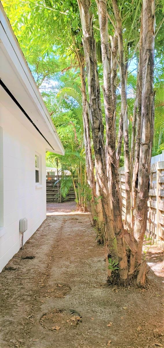 Image 17 of 25 For 2541 Floyd Street