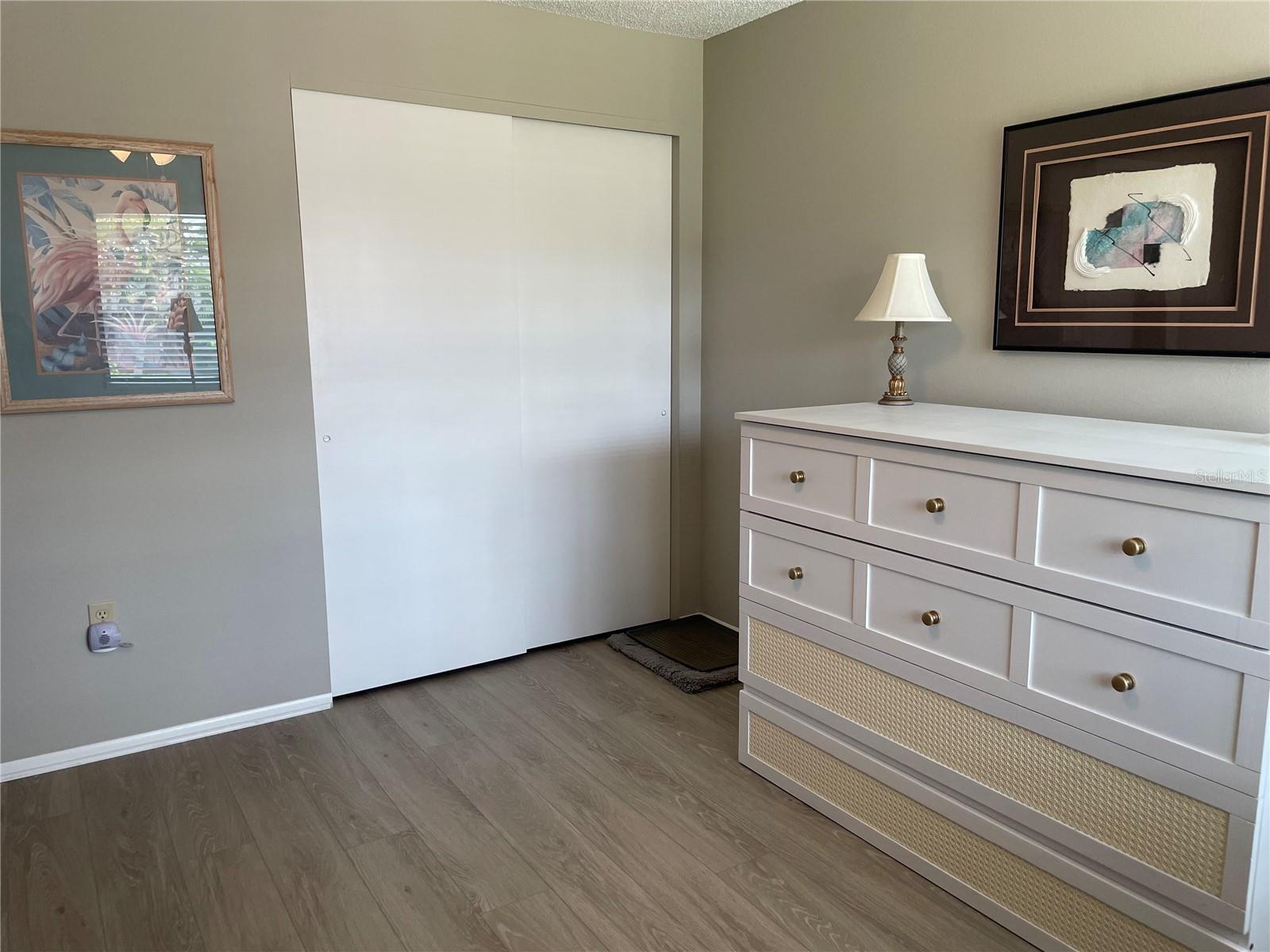 Image 20 of 39 For 1001 Marion Avenue 8