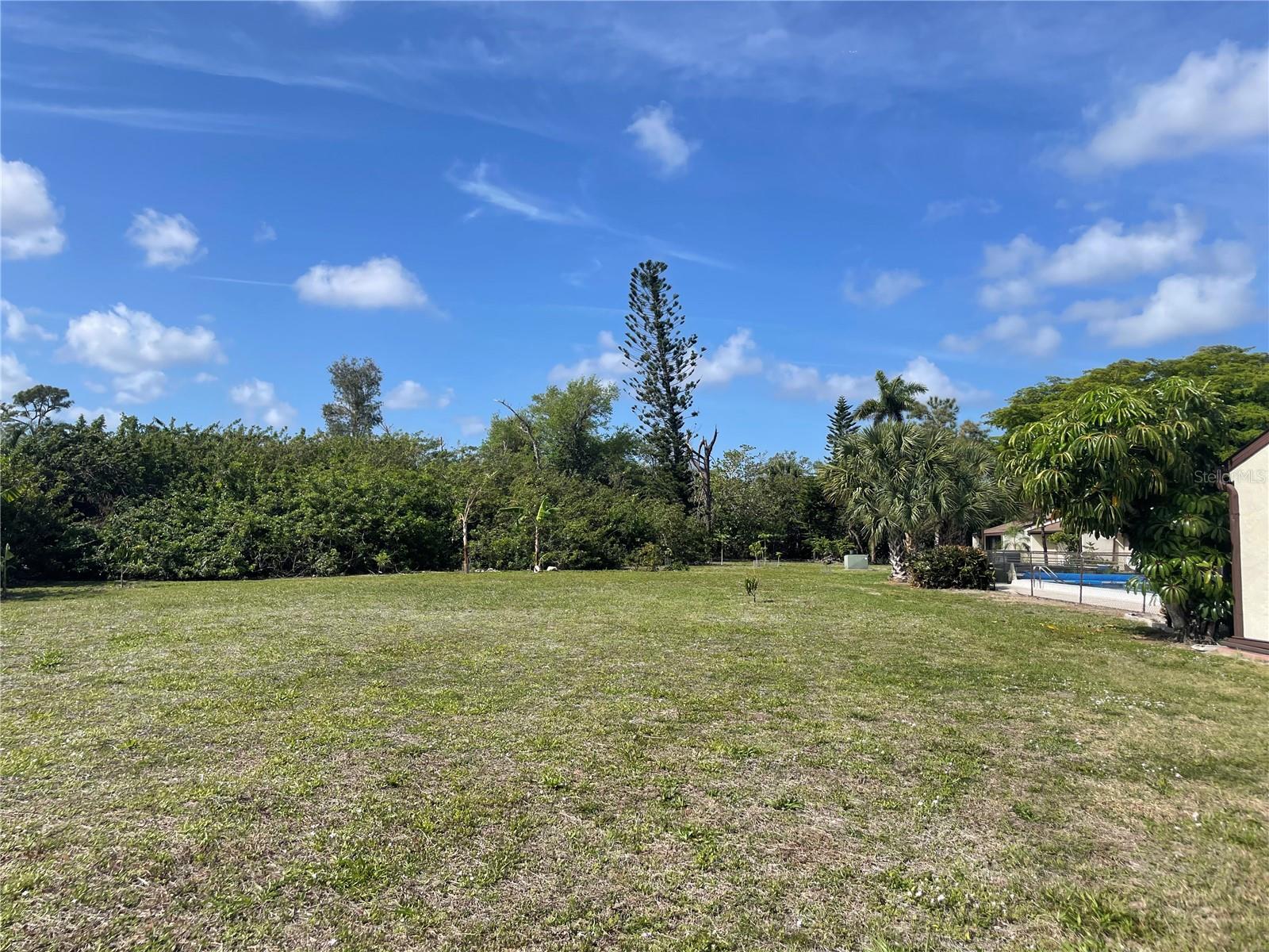 Image 38 of 39 For 1001 Marion Avenue 8