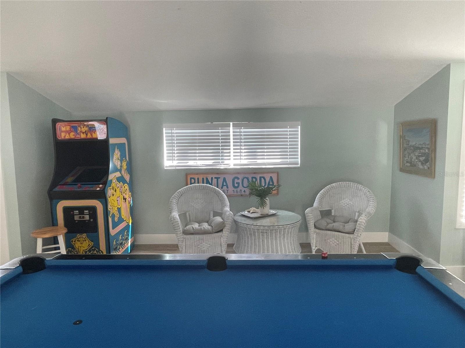 Image 7 of 39 For 1001 Marion Avenue 8