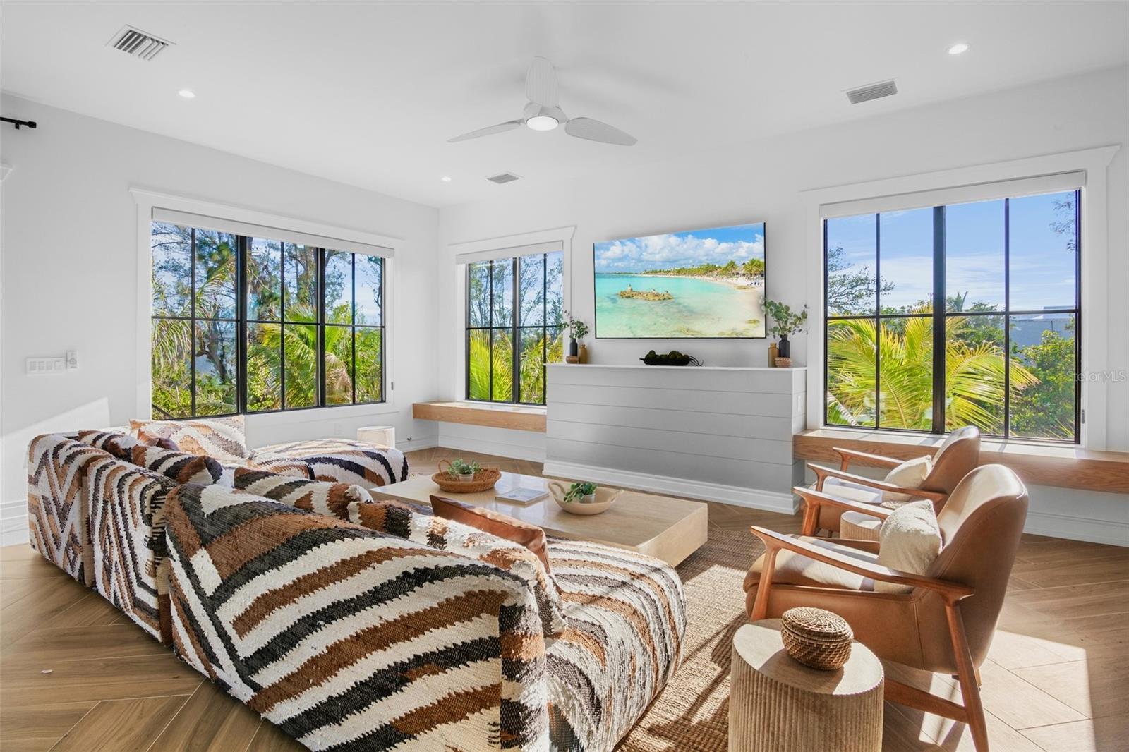 Image 11 of 70 For 6548 Sabal Drive