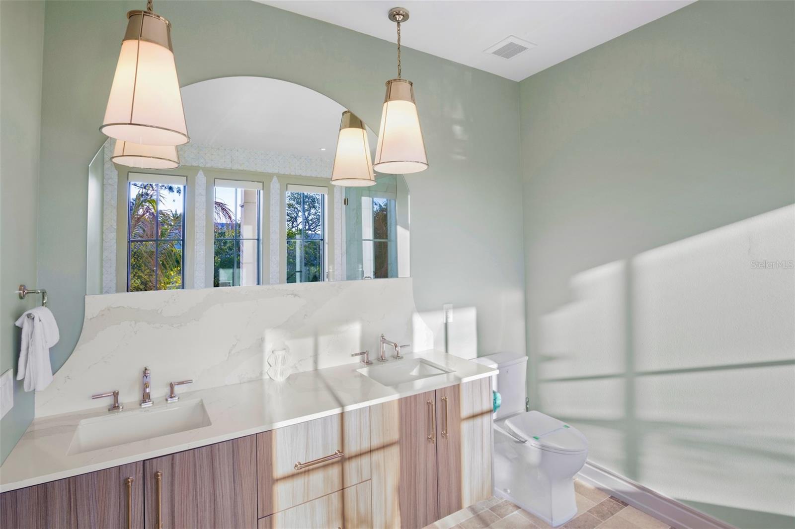 Image 20 of 70 For 6548 Sabal Drive