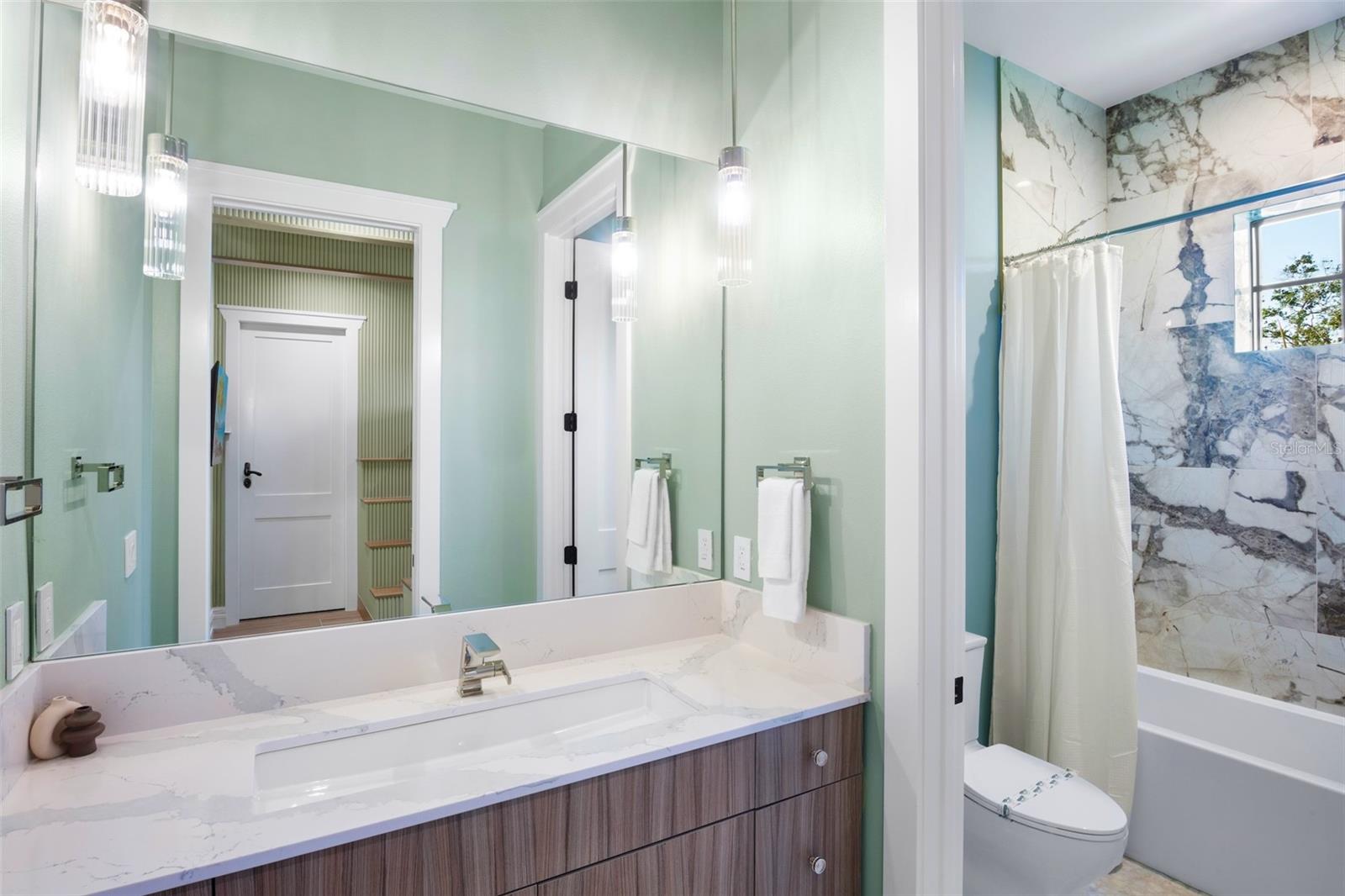 Image 25 of 70 For 6548 Sabal Drive