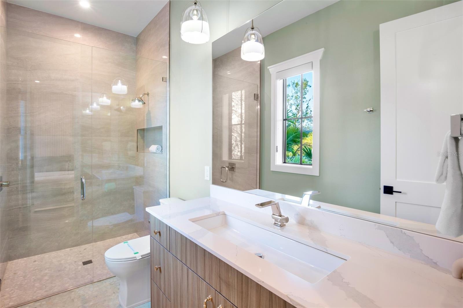 Image 50 of 70 For 6548 Sabal Drive