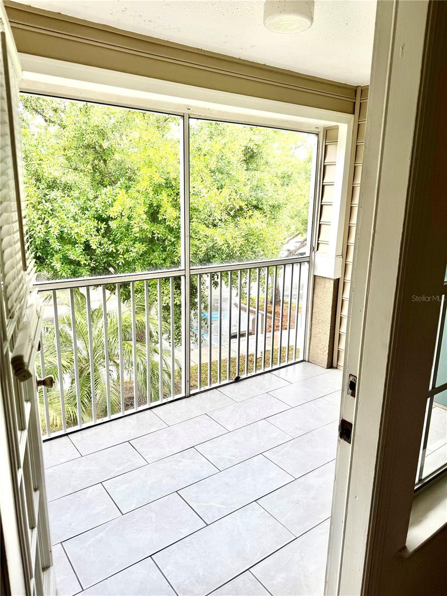 Image 19 of 51 For 8933 Manor Loop 204