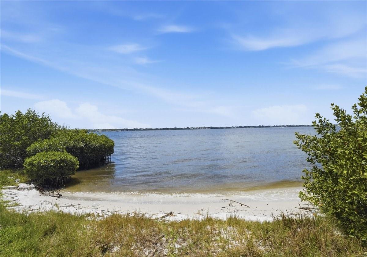 Image 6 of 10 For 2111 4th St Court W