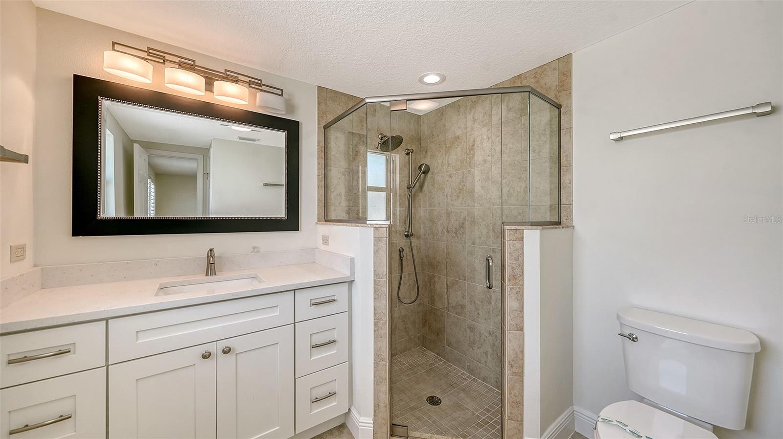 Image 15 of 39 For 6140 Midnight Pass Road C-2