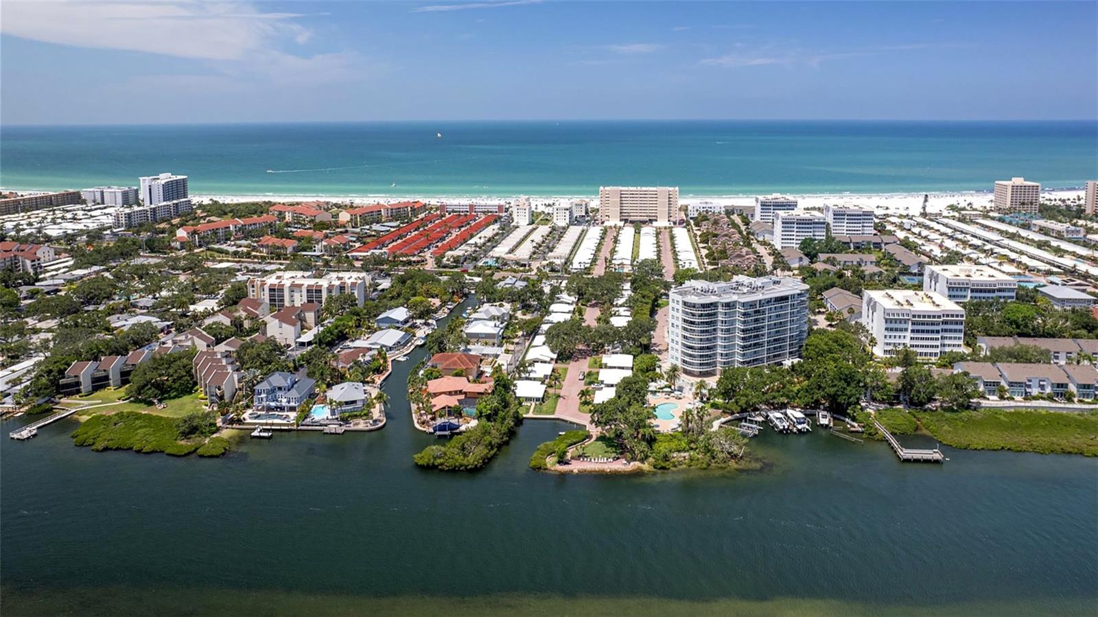 Image 19 of 39 For 6140 Midnight Pass Road C-2