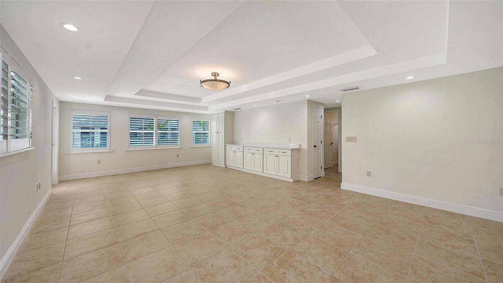 Image 3 of 39 For 6140 Midnight Pass Road C-2