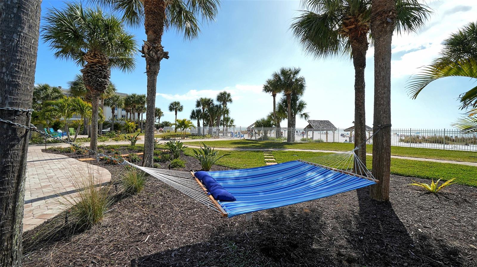 Image 31 of 39 For 6140 Midnight Pass Road C-2