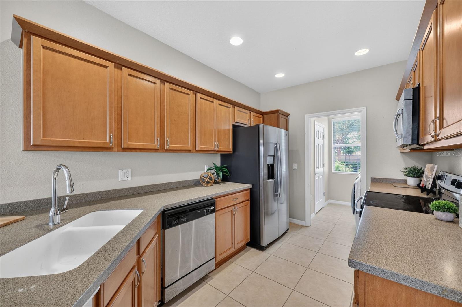 Image 9 of 37 For 3736 82nd Avenue Circle E 105