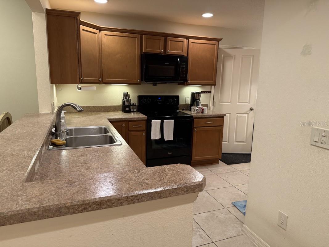 Image 3 of 10 For 1097 Hollyhock Way