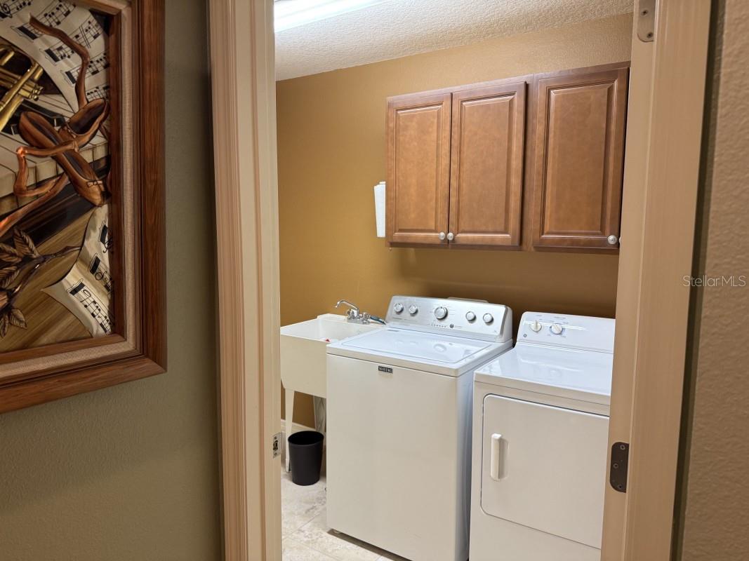 Image 9 of 10 For 1097 Hollyhock Way