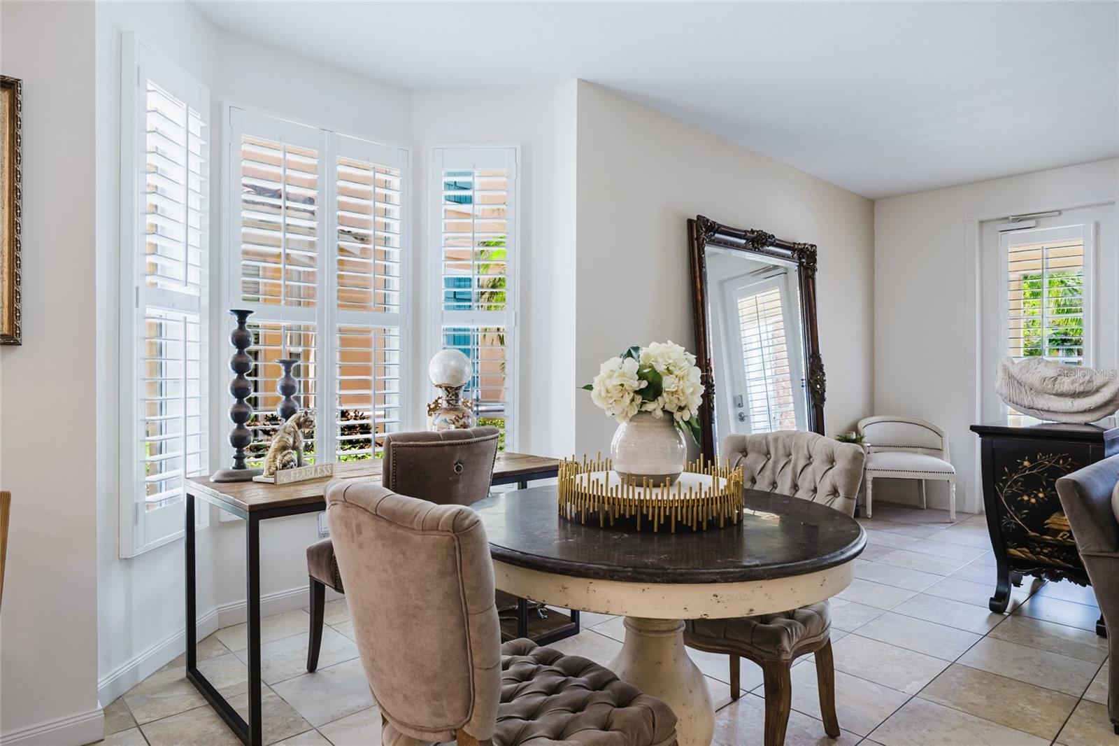 Image 11 of 39 For 1564 Napoli Drive W