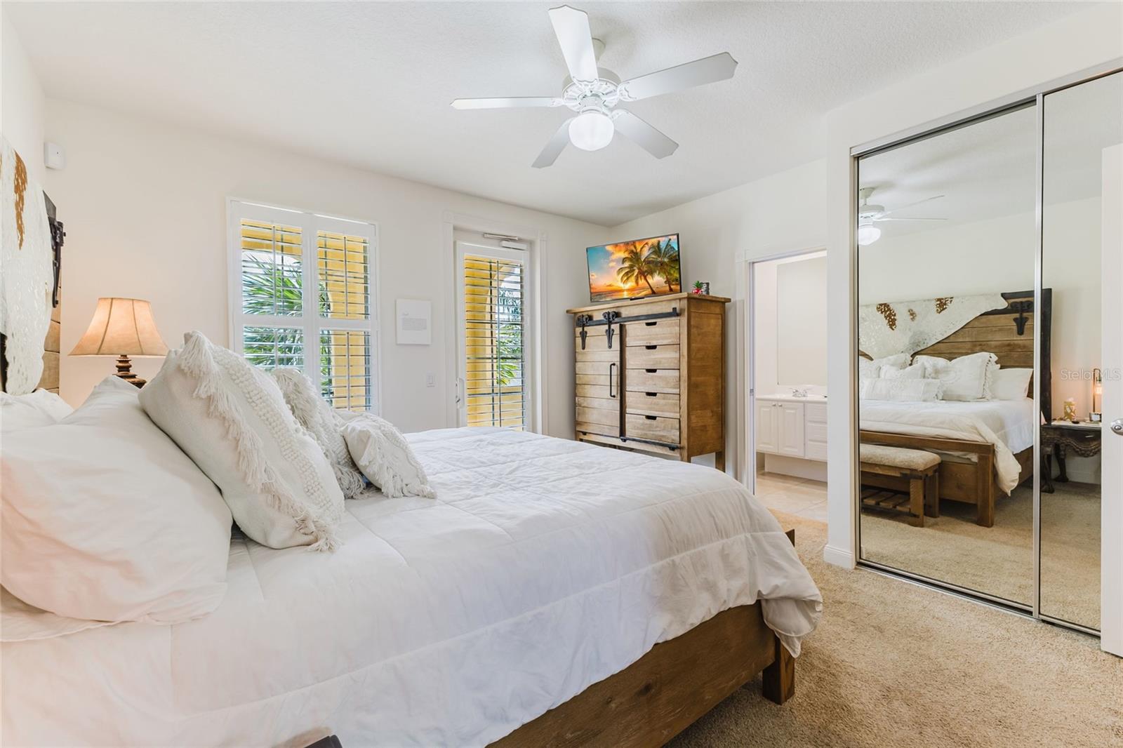 Image 16 of 39 For 1564 Napoli Drive W