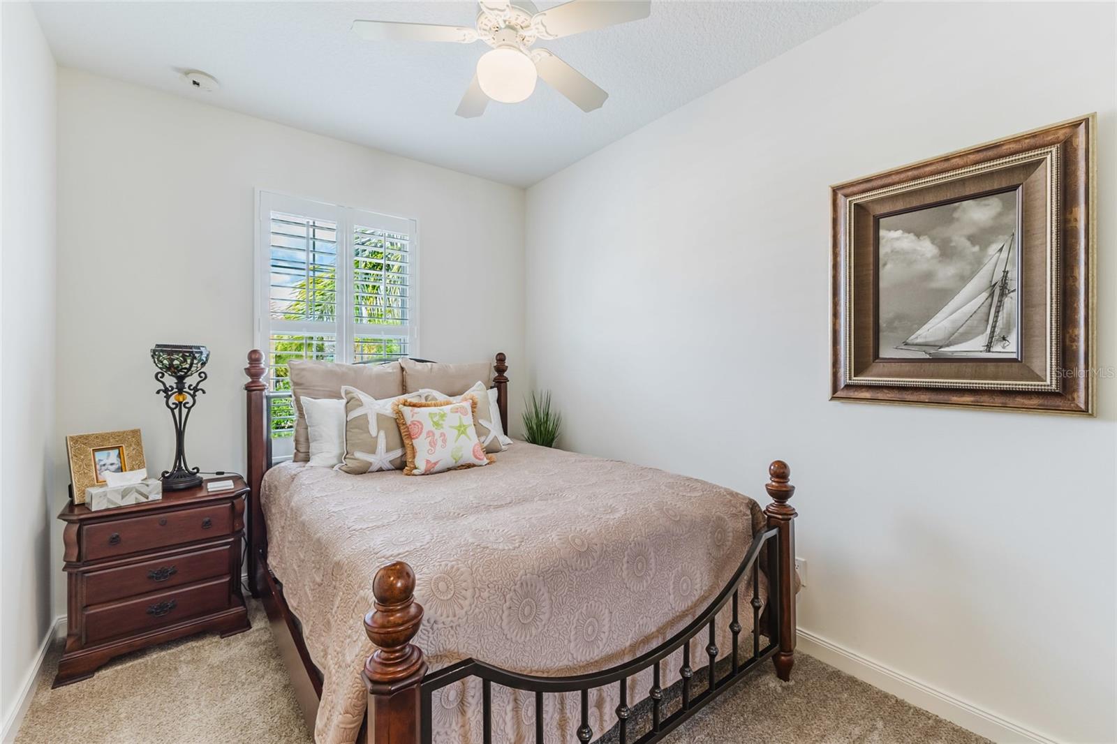 Image 20 of 39 For 1564 Napoli Drive W