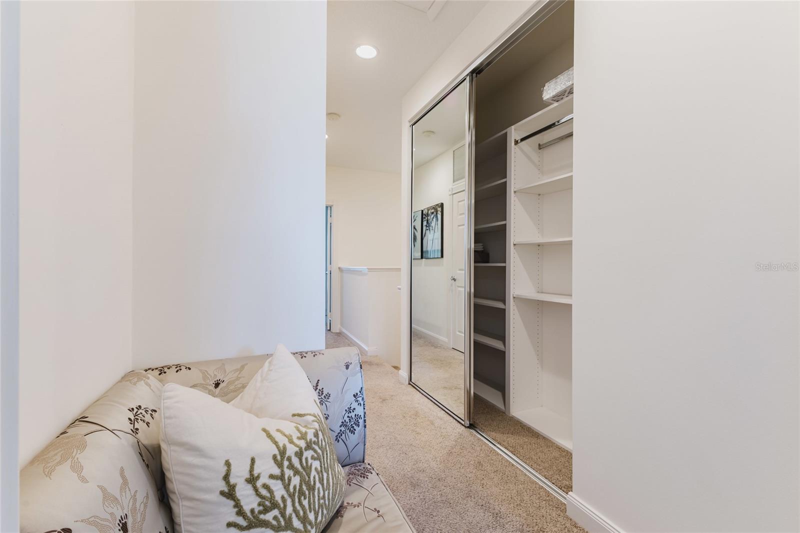 Image 25 of 39 For 1564 Napoli Drive W