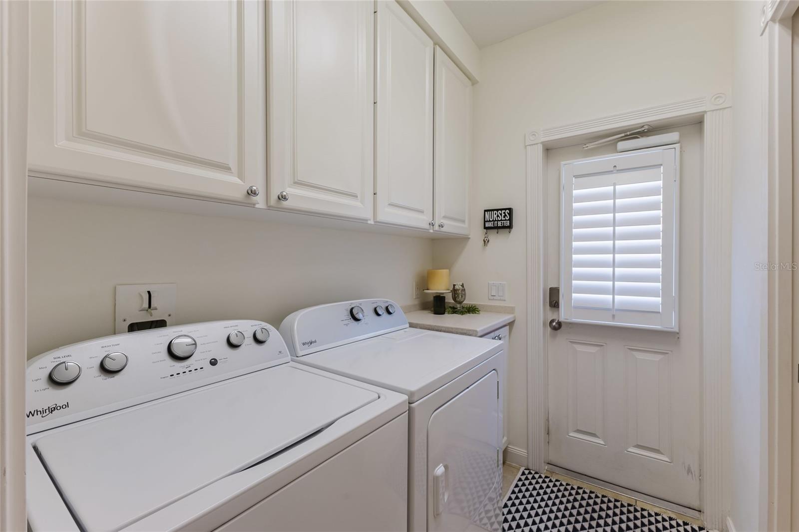 Image 27 of 39 For 1564 Napoli Drive W