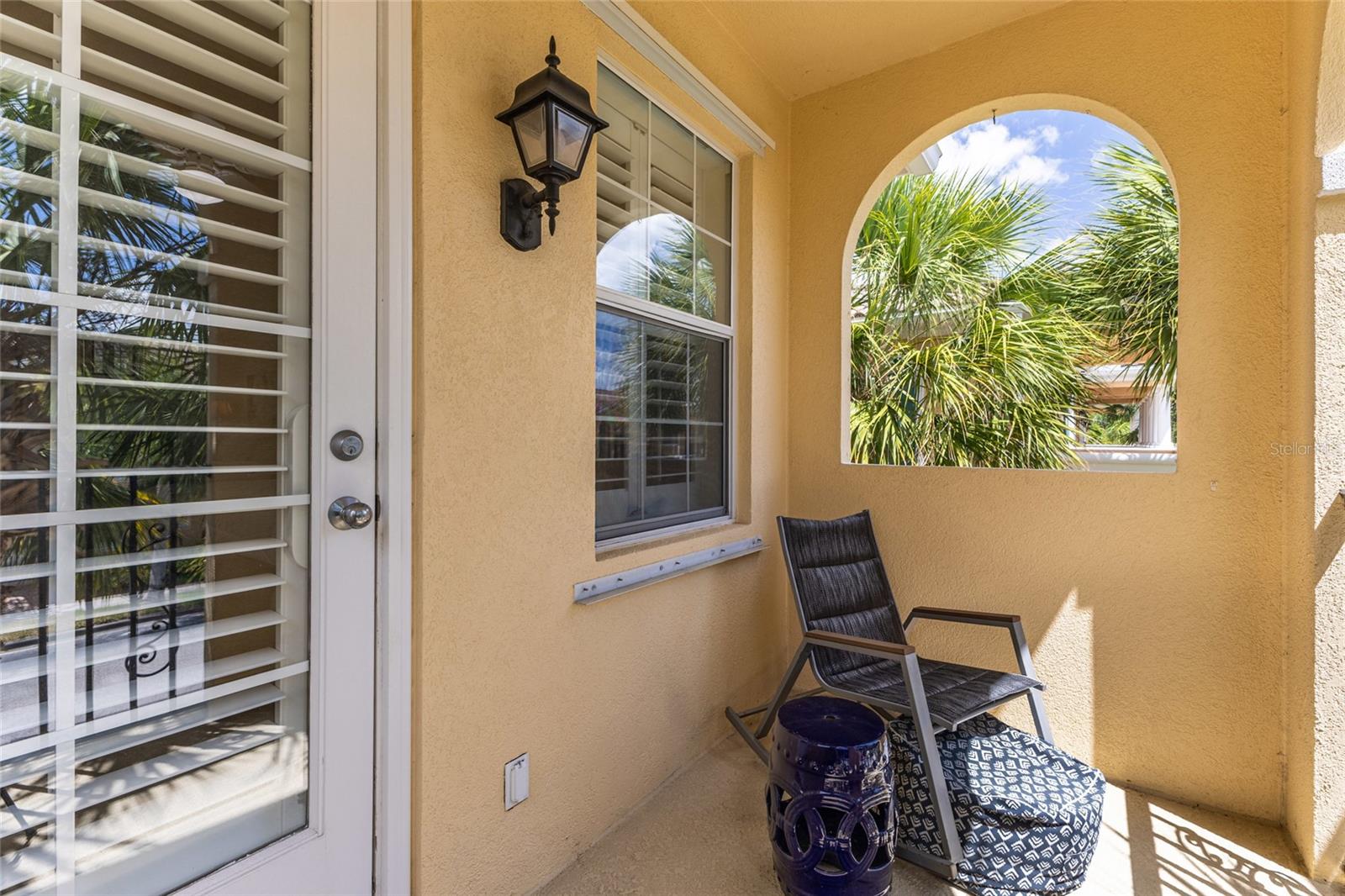 Image 28 of 39 For 1564 Napoli Drive W