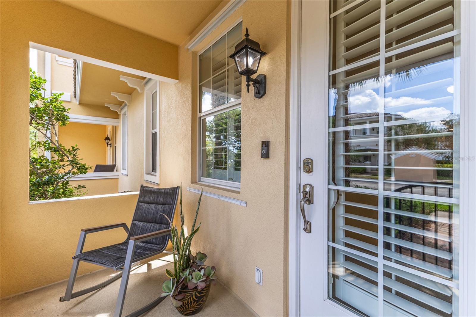 Image 31 of 39 For 1564 Napoli Drive W