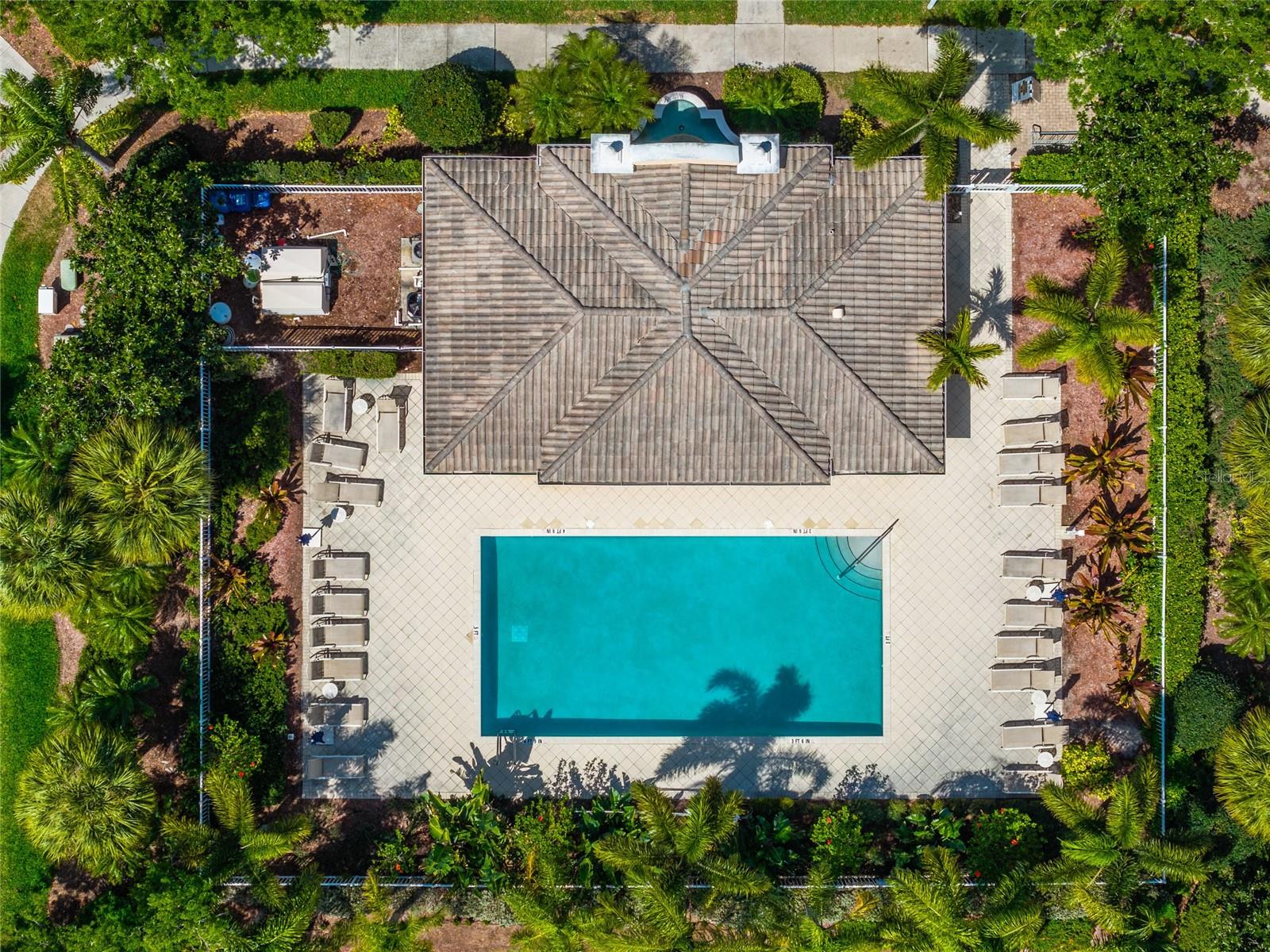 Image 32 of 39 For 1564 Napoli Drive W