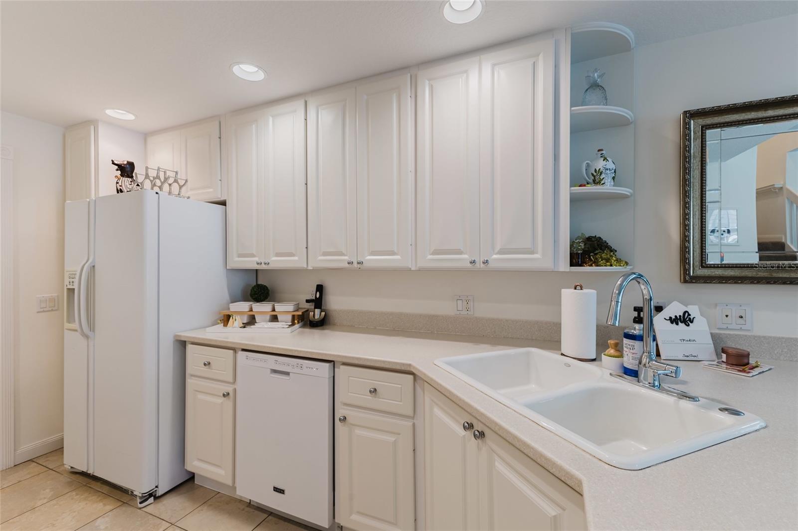 Image 9 of 39 For 1564 Napoli Drive W