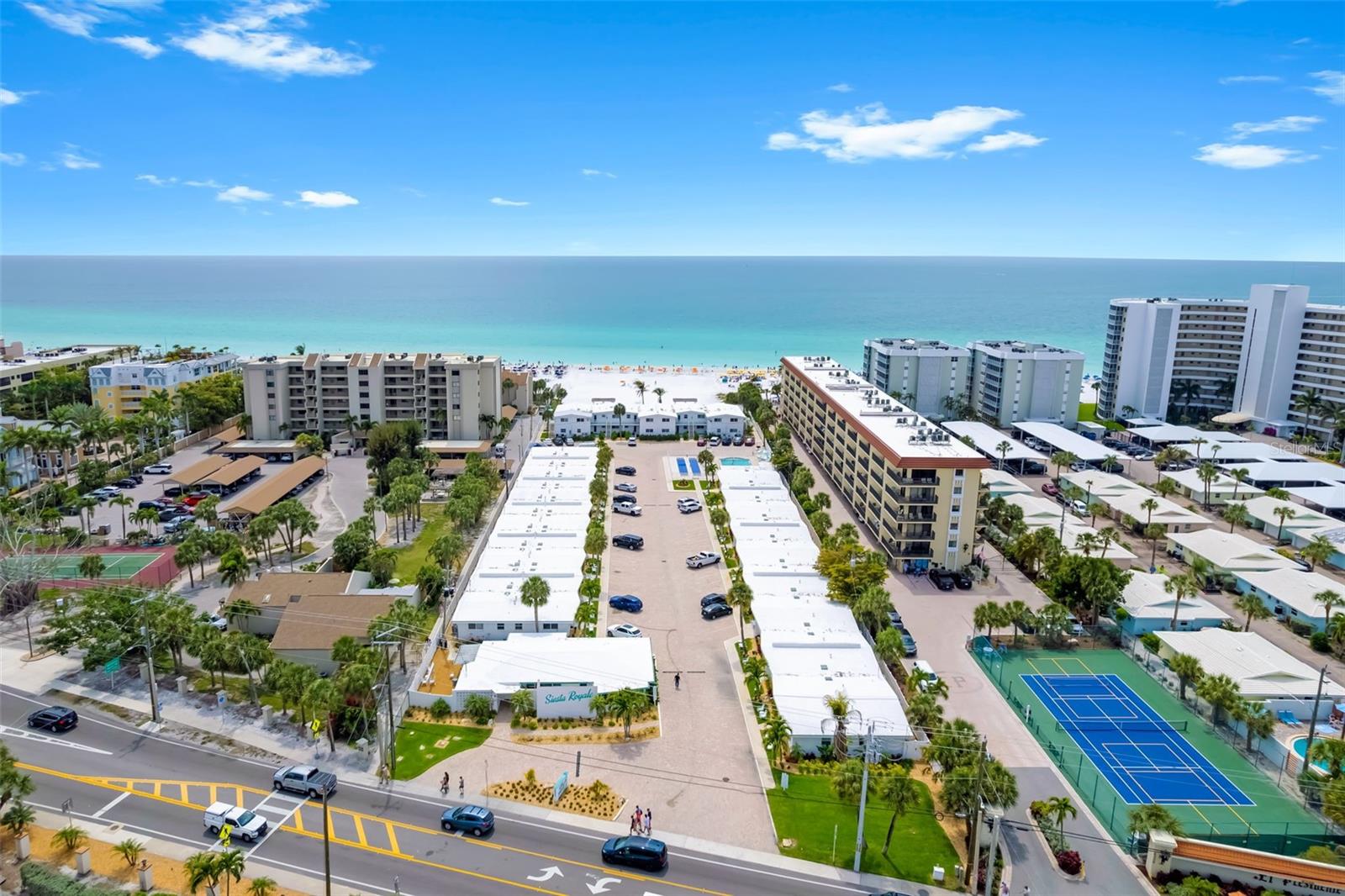 Image 13 of 54 For 6334 Midnight Pass Road 41