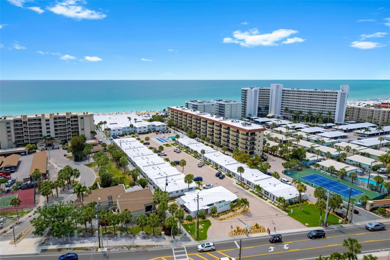 Image 14 of 54 For 6334 Midnight Pass Road 41