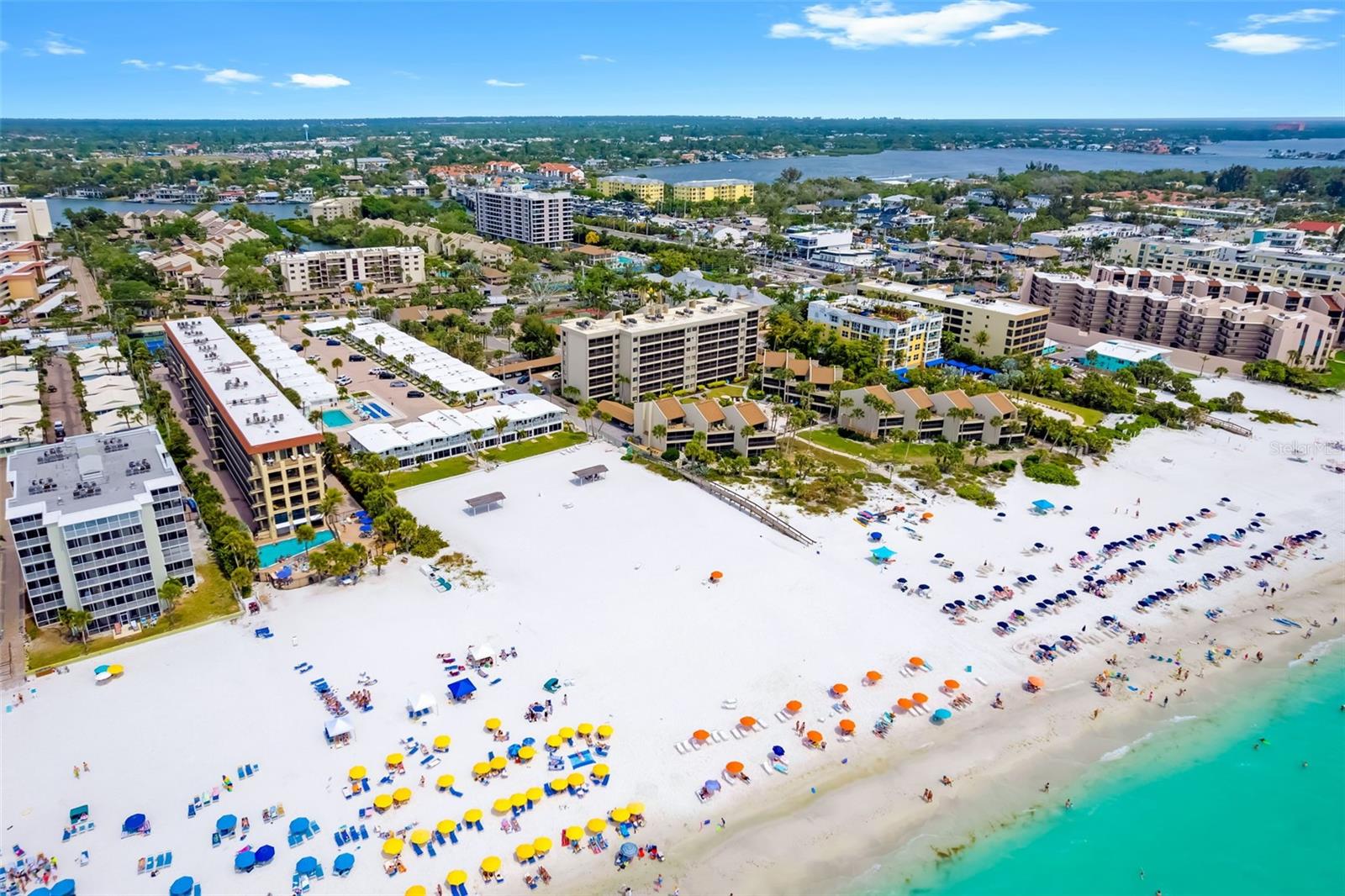 Image 15 of 54 For 6334 Midnight Pass Road 41