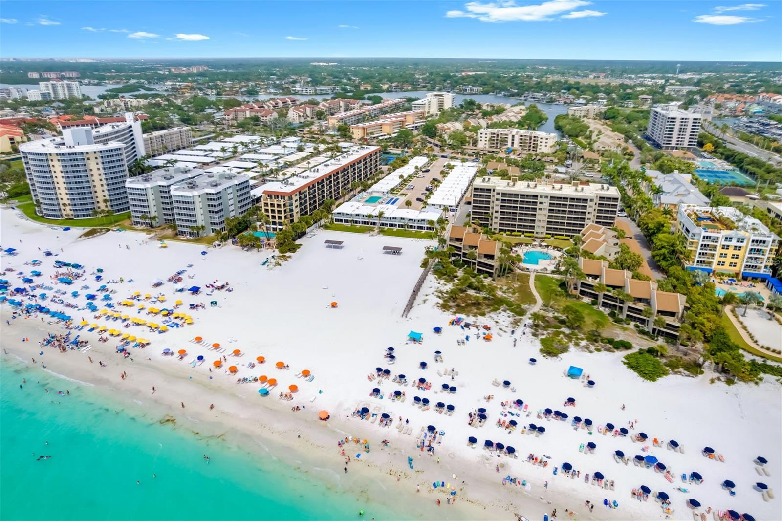 Image 17 of 54 For 6334 Midnight Pass Road 41