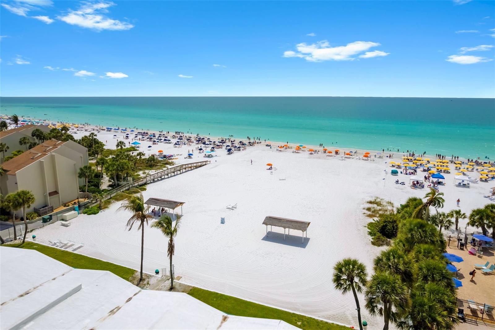 Image 19 of 54 For 6334 Midnight Pass Road 41