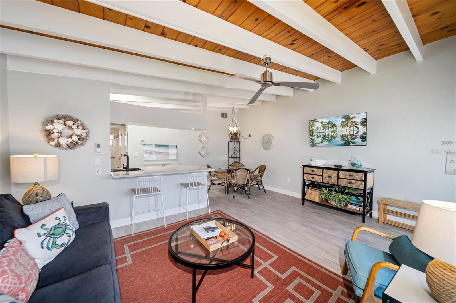 Image 25 of 54 For 6334 Midnight Pass Road 41