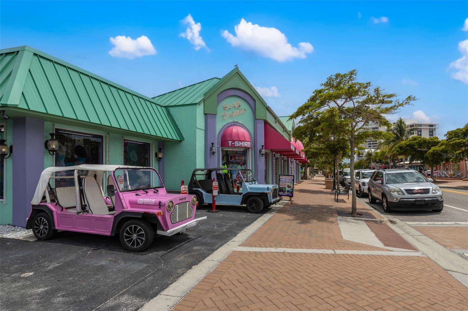 Image 50 of 54 For 6334 Midnight Pass Road 41