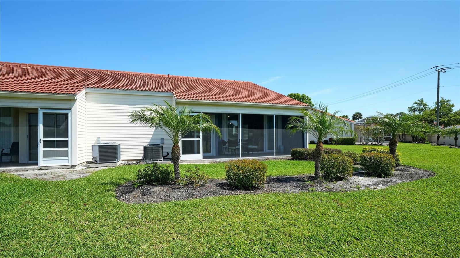 Image 14 of 84 For 7510 Preserves Court