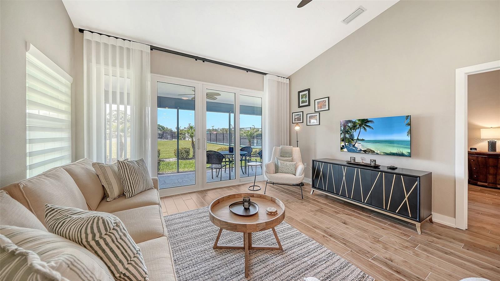 Image 8 of 84 For 7510 Preserves Court