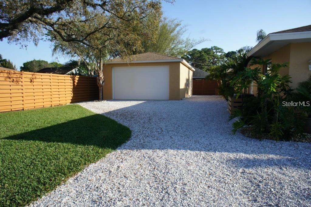 Image 2 of 21 For 2704 Marlette Street