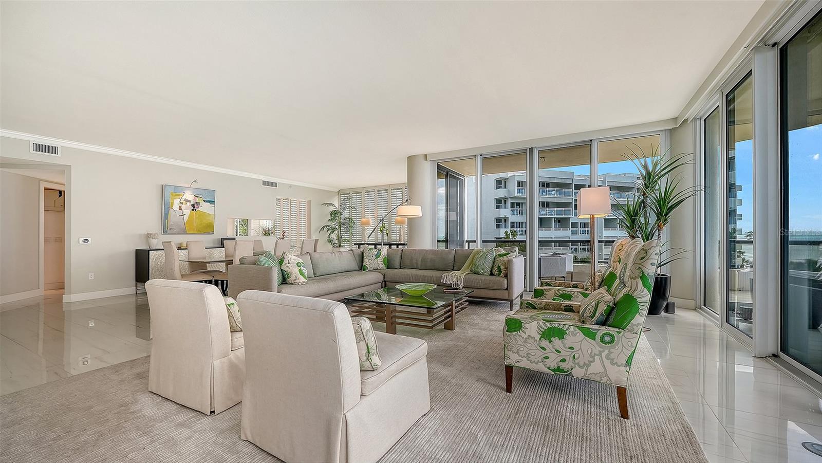 Image 11 of 75 For 415 L Ambiance Drive A301