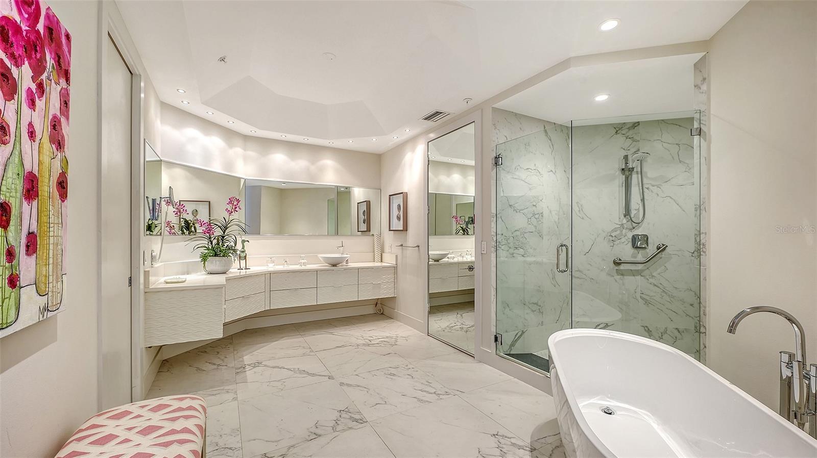 Image 22 of 75 For 415 L Ambiance Drive A301