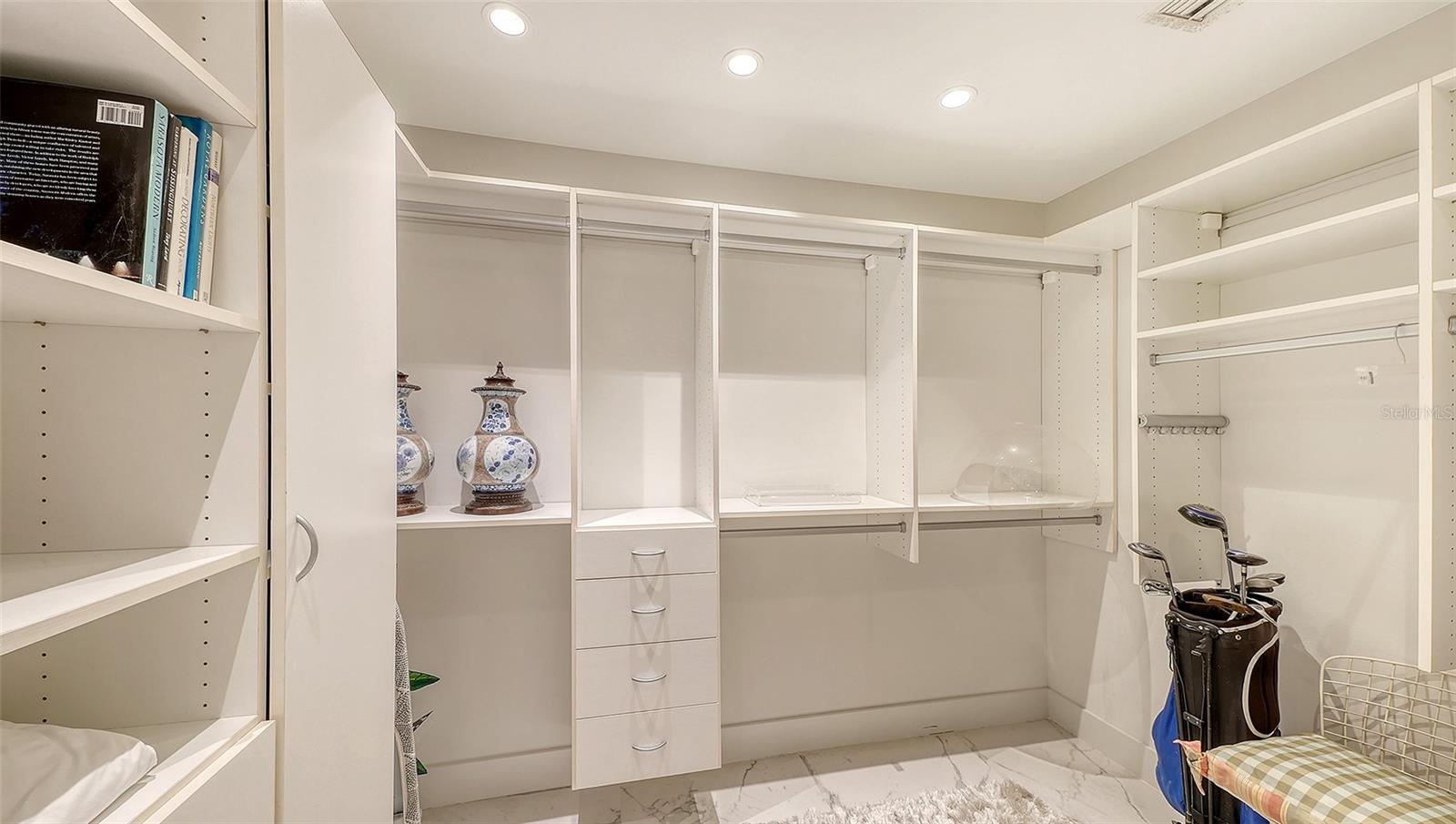 Image 27 of 75 For 415 L Ambiance Drive A301