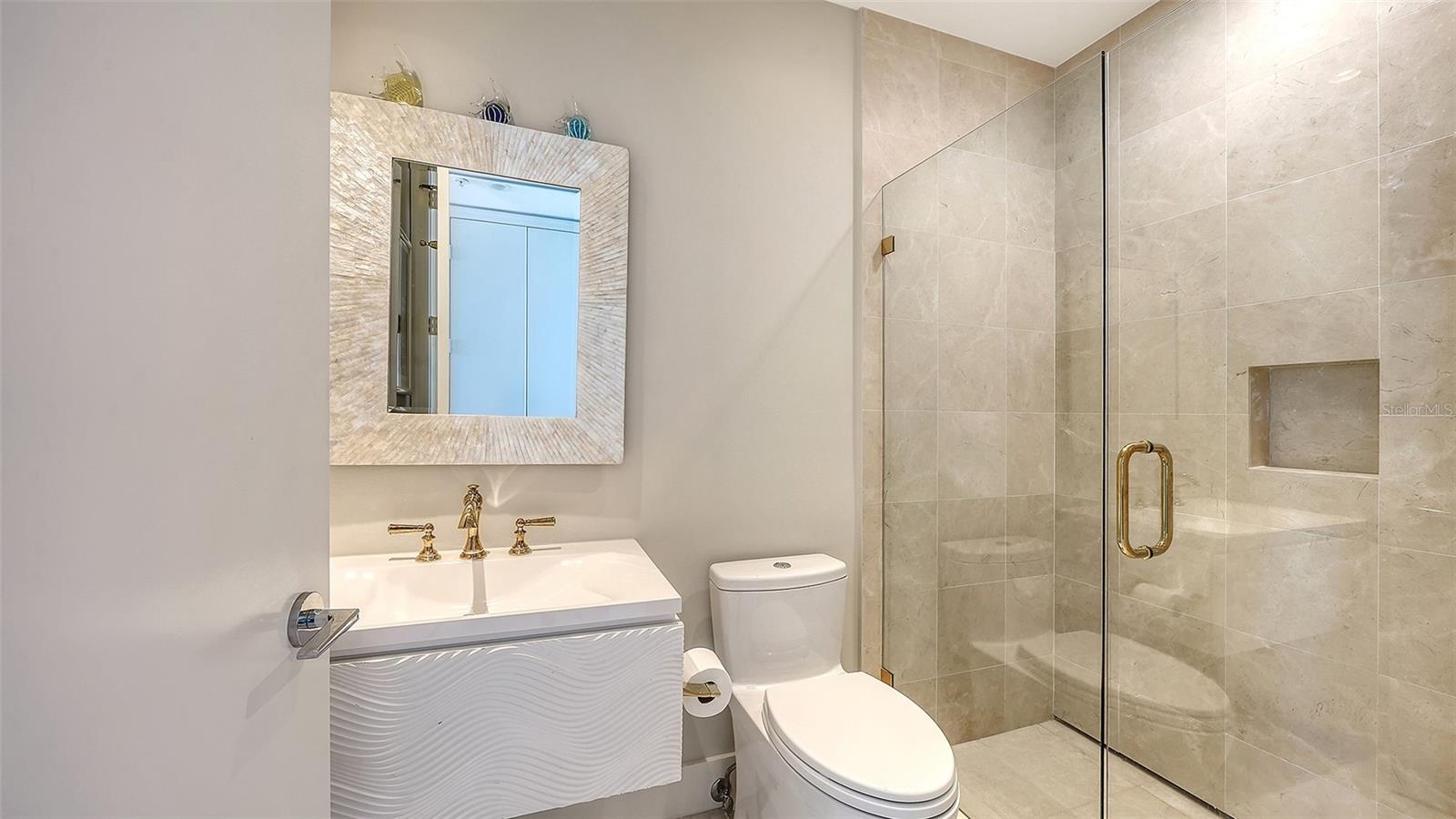 Image 30 of 75 For 415 L Ambiance Drive A301