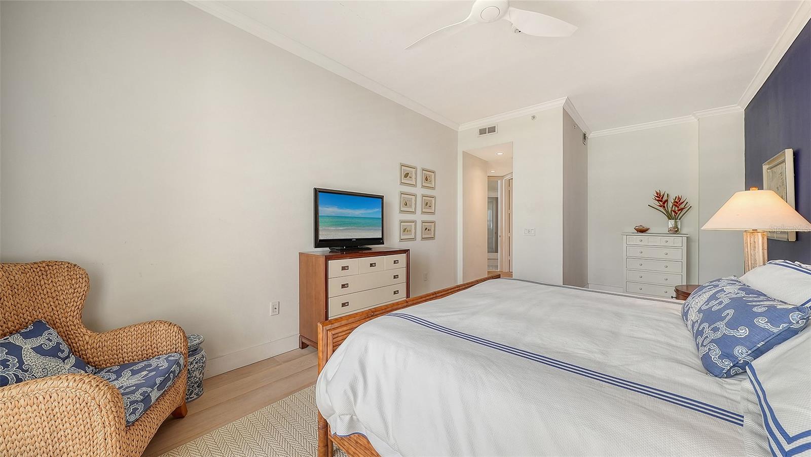 Image 32 of 75 For 415 L Ambiance Drive A301