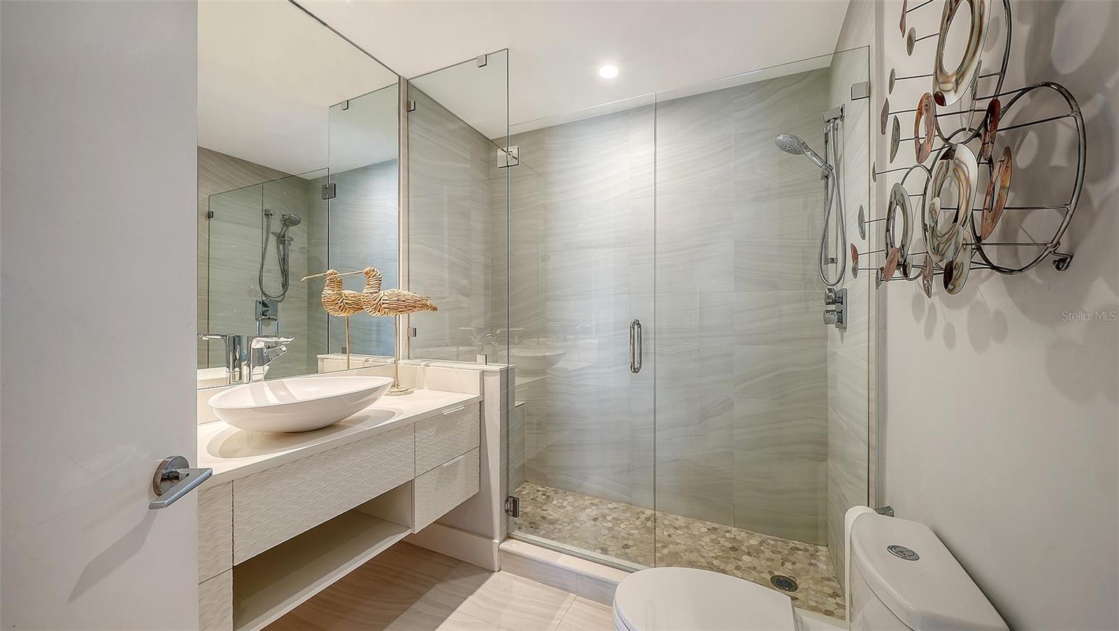 Image 33 of 75 For 415 L Ambiance Drive A301