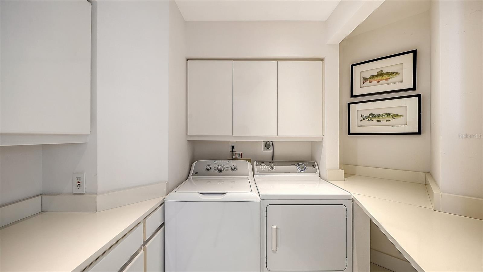 Image 36 of 75 For 415 L Ambiance Drive A301