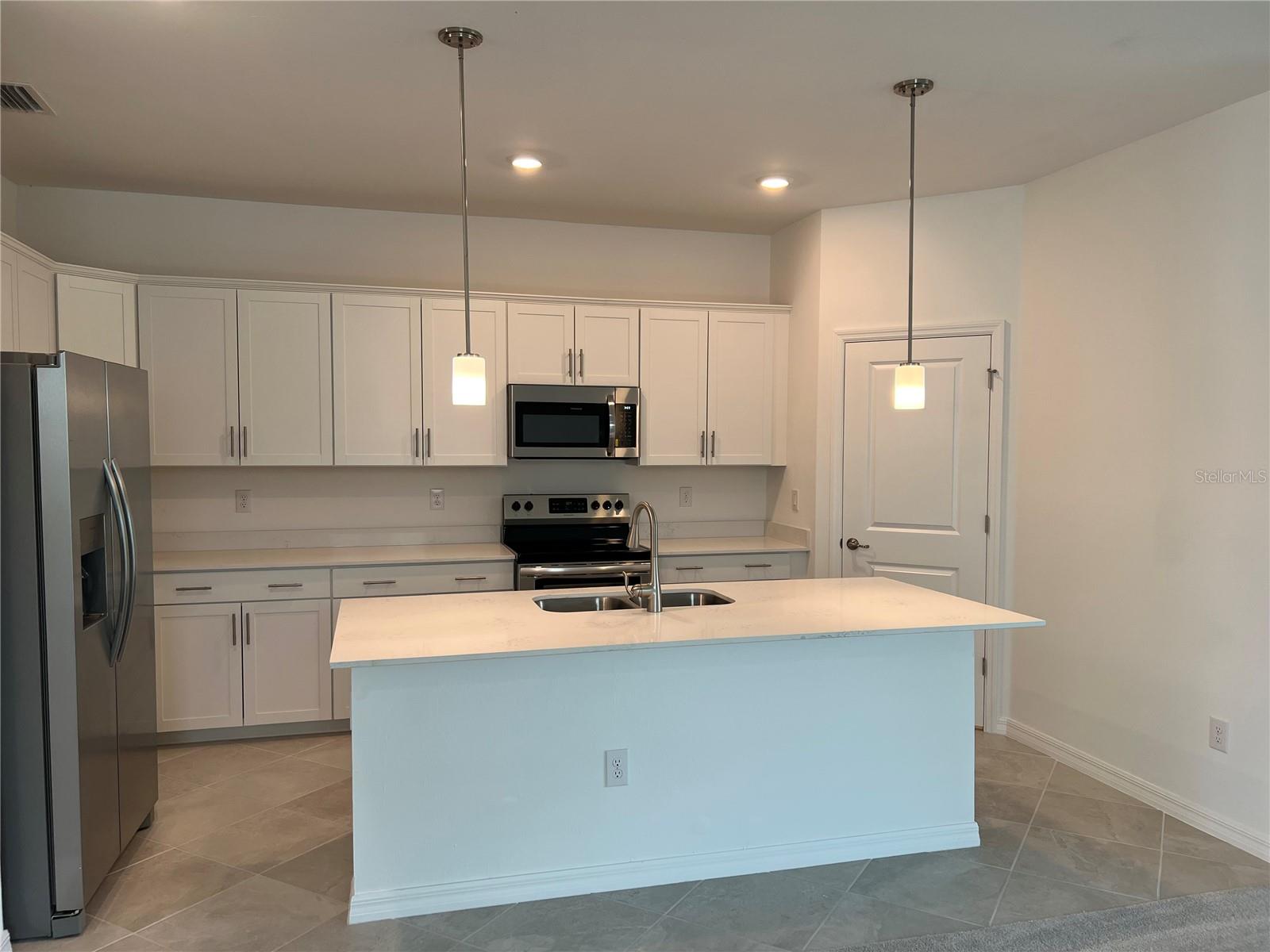 Image 10 of 19 For 11370 Burgundy Drive