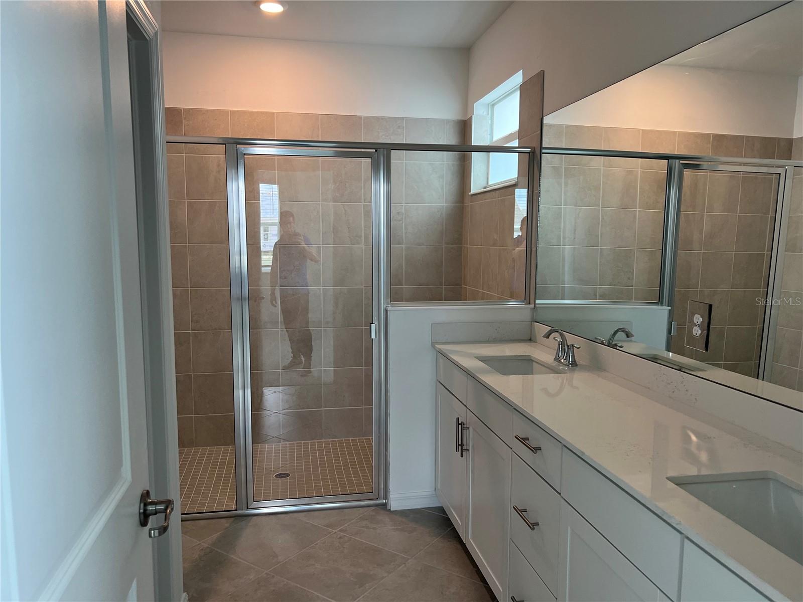 Image 16 of 19 For 11370 Burgundy Drive