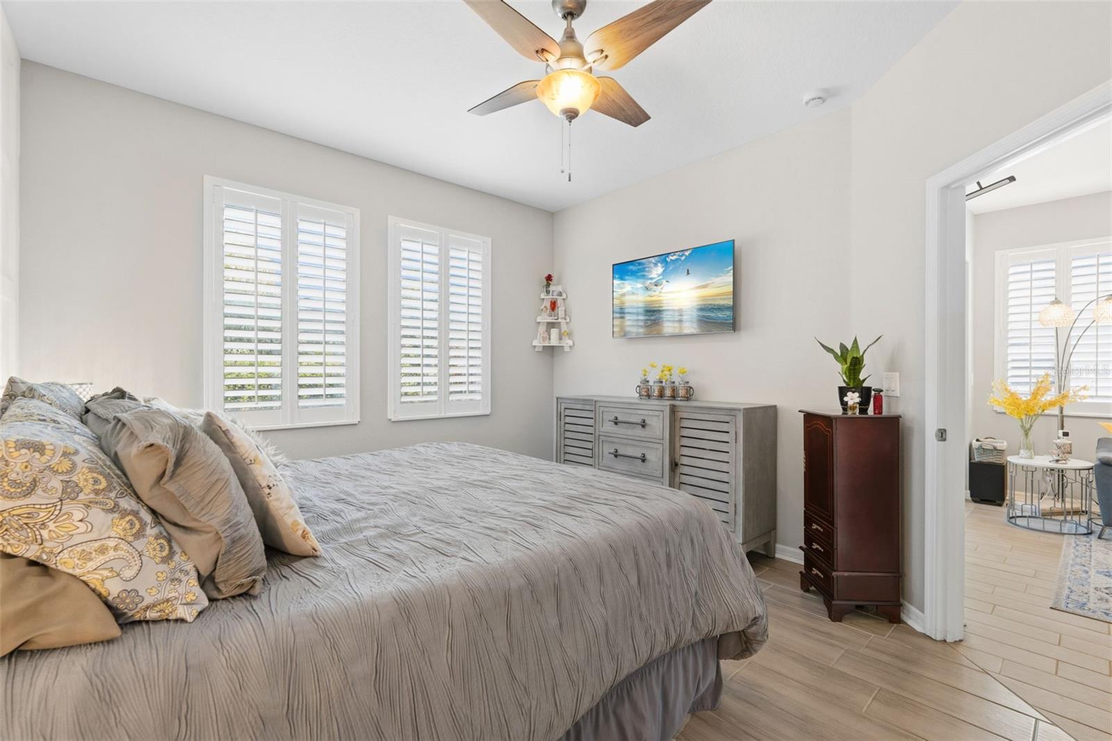 Image 33 of 49 For 6017 Amberly Drive