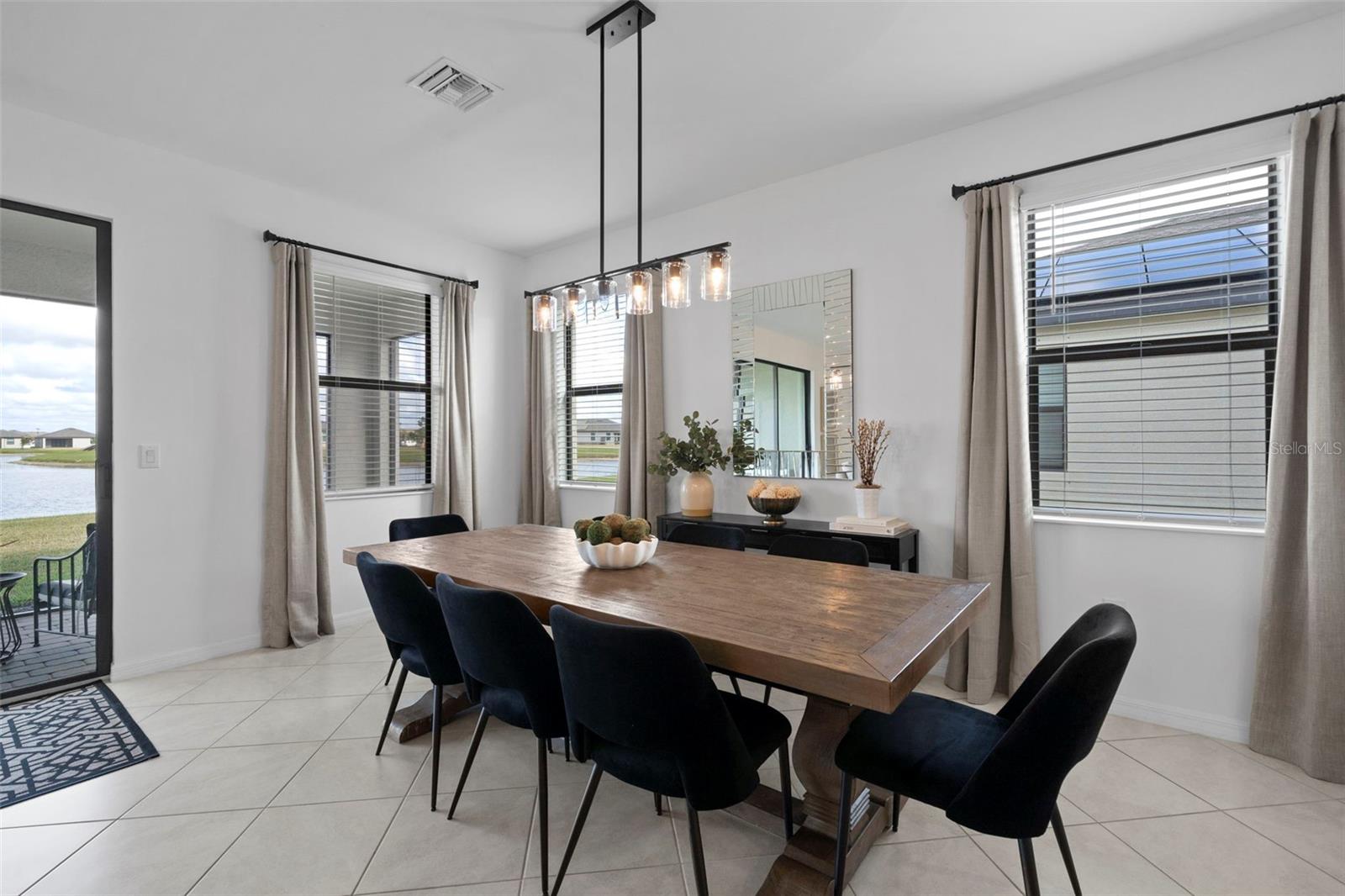 Image 10 of 30 For 1889 Saddlewood Cir